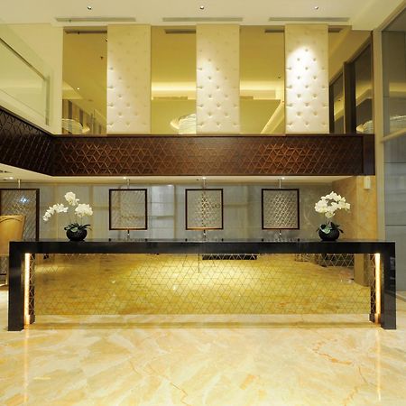 Louis Kienne Hotel Pandanaran Семаранг Экстерьер фото