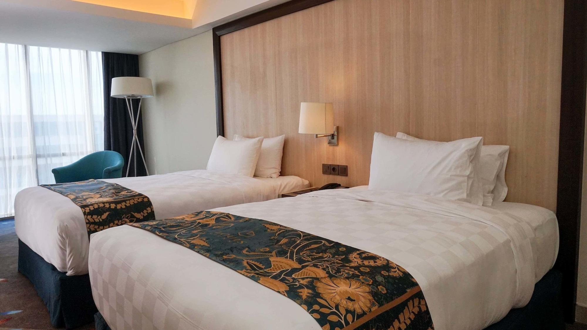 Louis Kienne Hotel Pandanaran Семаранг Экстерьер фото