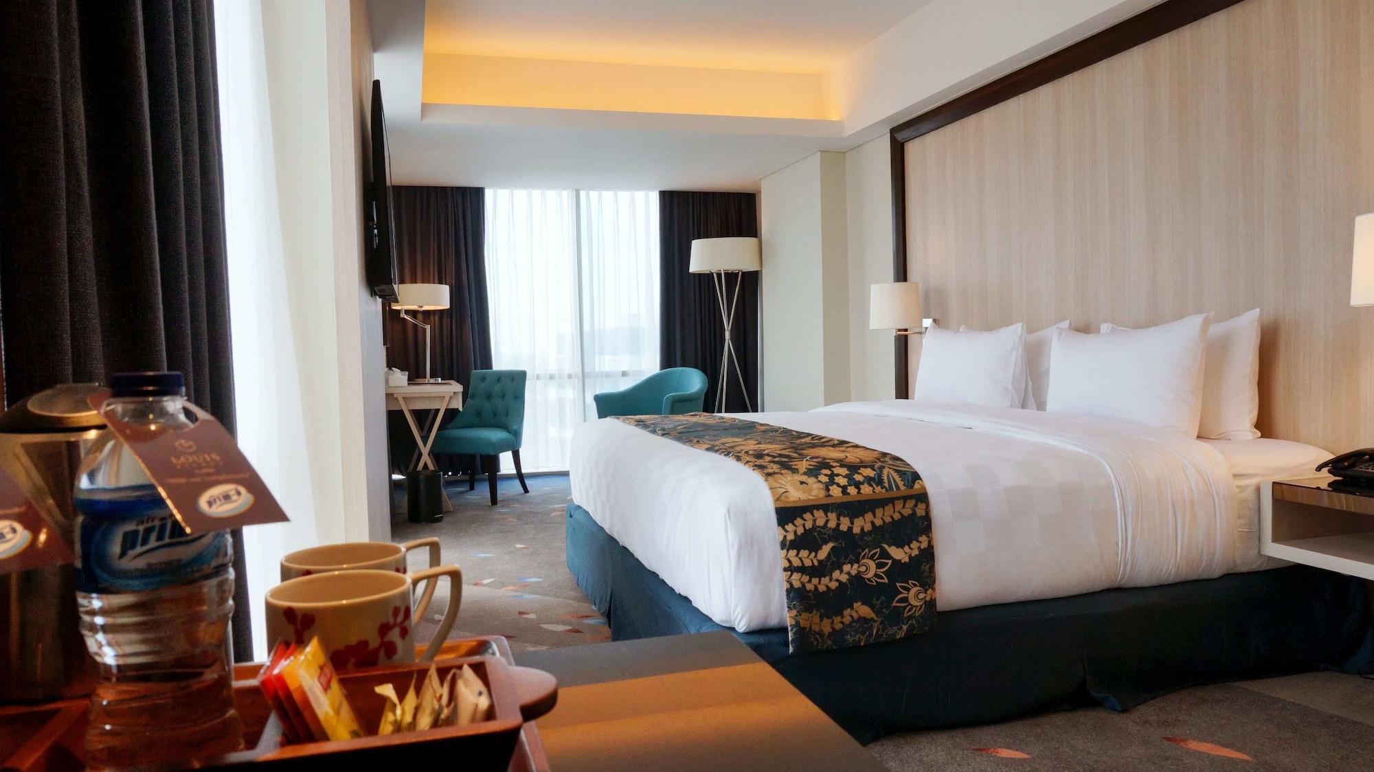 Louis Kienne Hotel Pandanaran Семаранг Экстерьер фото