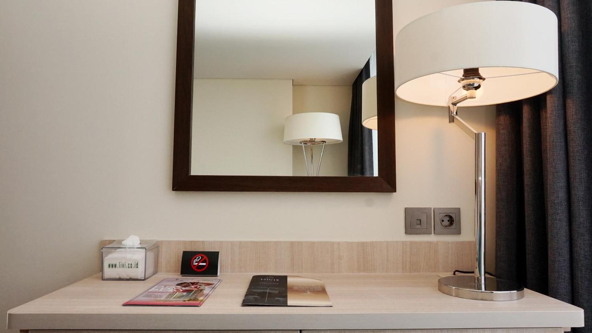 Louis Kienne Hotel Pandanaran Семаранг Экстерьер фото