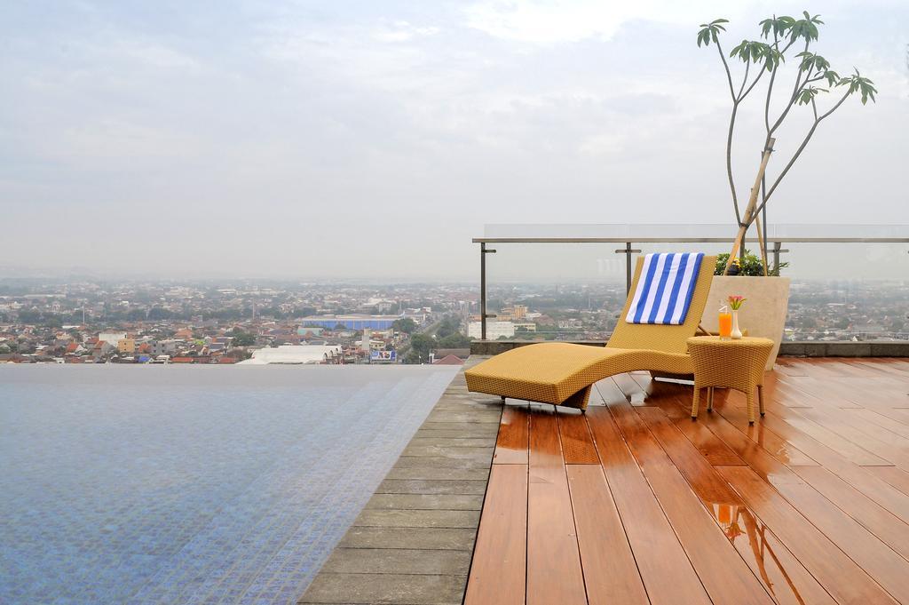 Louis Kienne Hotel Pandanaran Семаранг Экстерьер фото