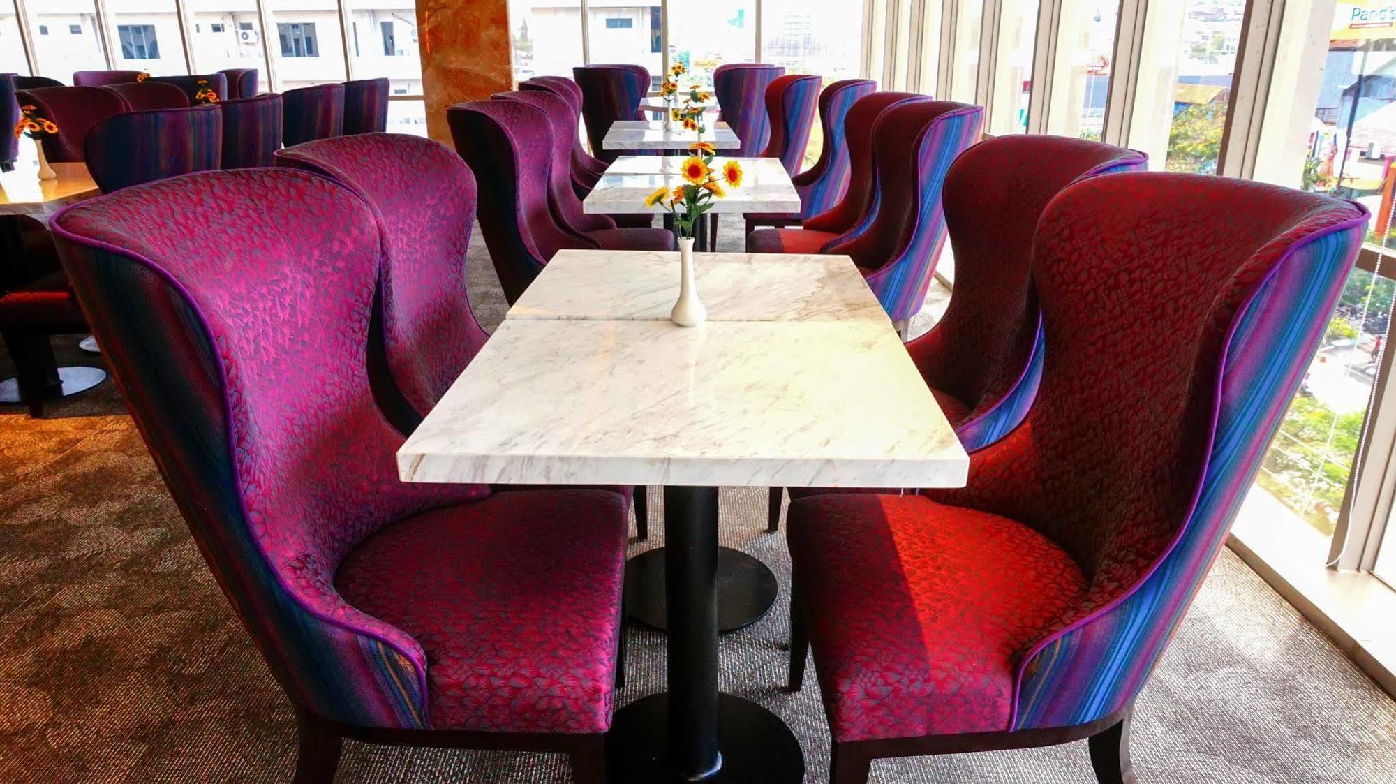 Louis Kienne Hotel Pandanaran Семаранг Экстерьер фото