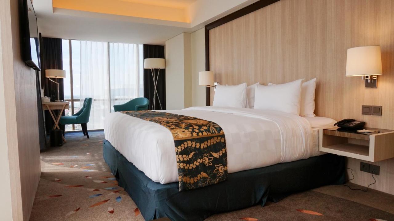Louis Kienne Hotel Pandanaran Семаранг Экстерьер фото